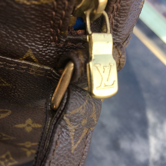 Louis Vuitton
Marceau Brown Monogram Shoulder Bag - Picture 4 of 16